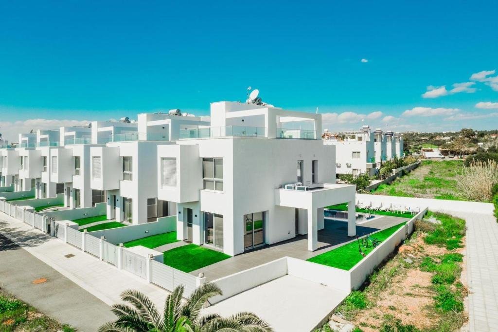 Айя-Напа: Modern 3 bedroom villa near Nissi Beach!