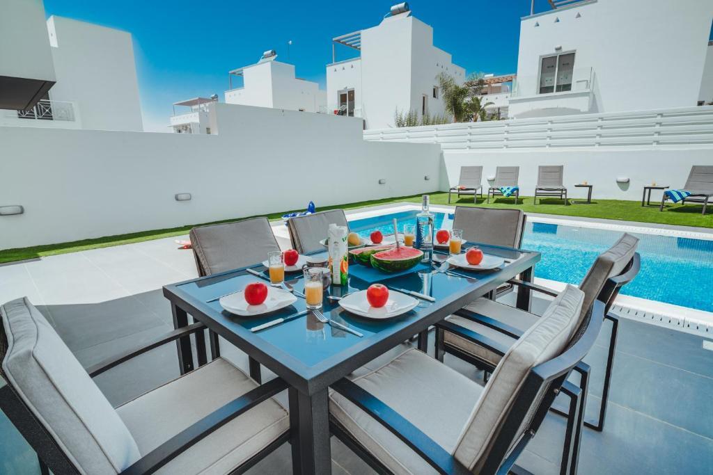 Айя-Напа: Modern 3 bedroom villa near Nissi Beach!