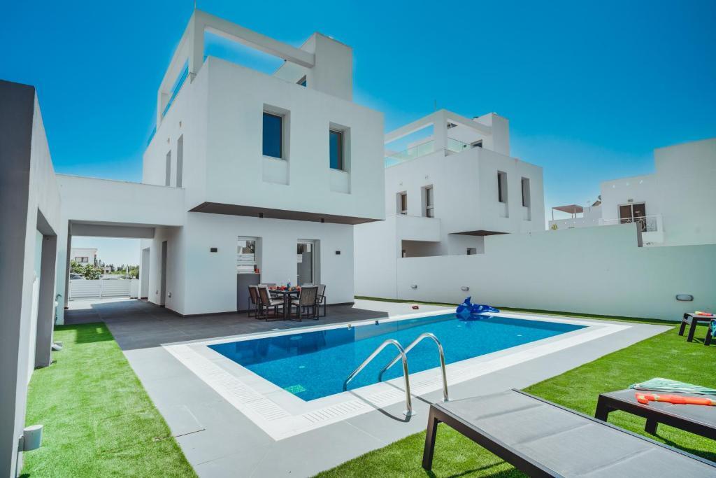 Айя-Напа: Modern 3 bedroom villa near Nissi Beach!