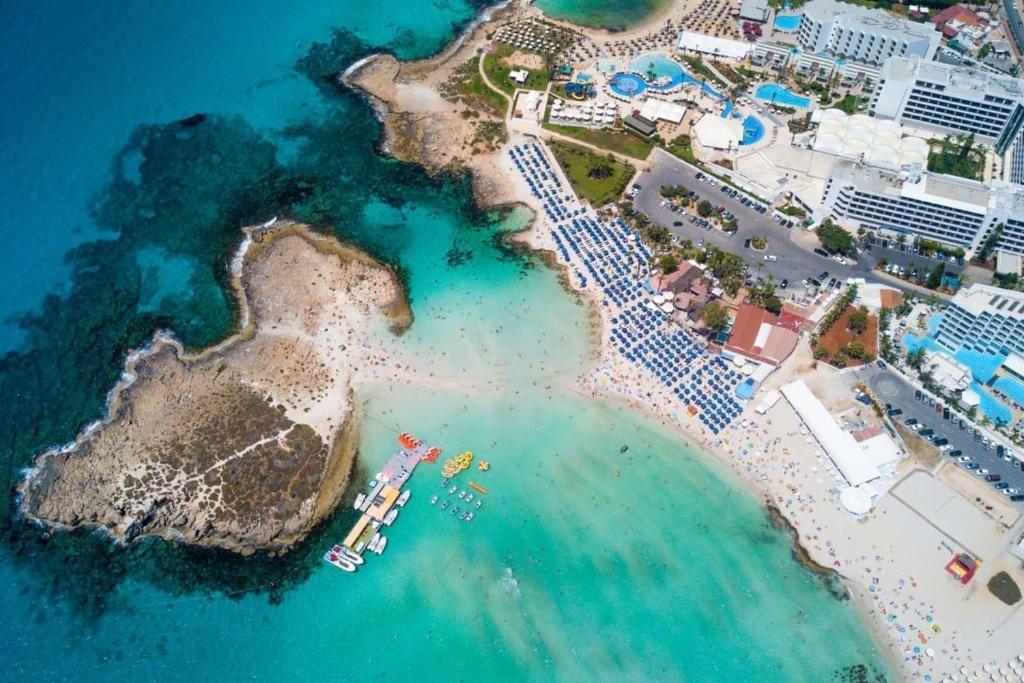 Айя-Напа: Modern 3 bedroom villa near Nissi Beach!