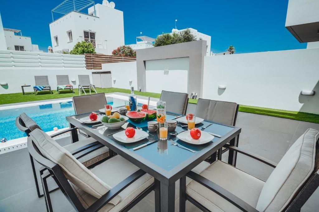 Айя-Напа: Modern 3 bedroom villa near Nissi Beach!