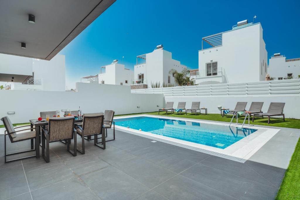 Айя-Напа: Modern 3 bedroom villa near Nissi Beach!