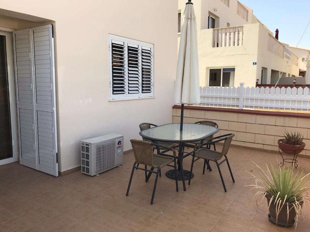 Сотира: 4 Georgios Court Liopetri Cyprus