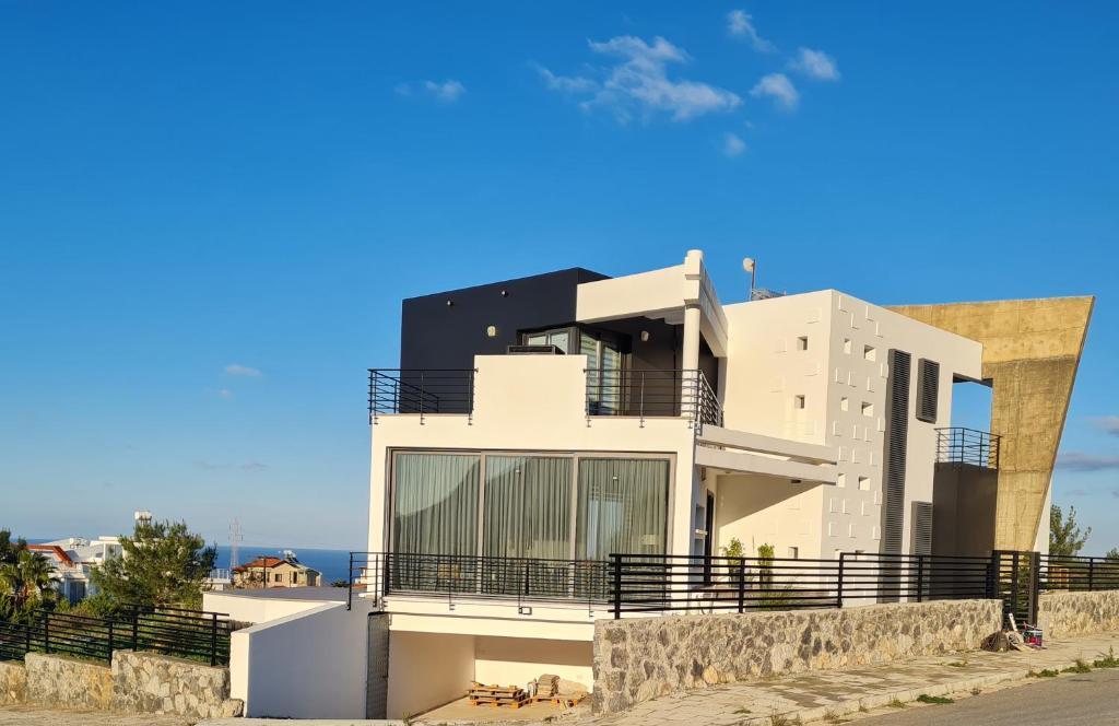 Чаталкой: Superior Villa Between the Mountain and the Sea 4+1