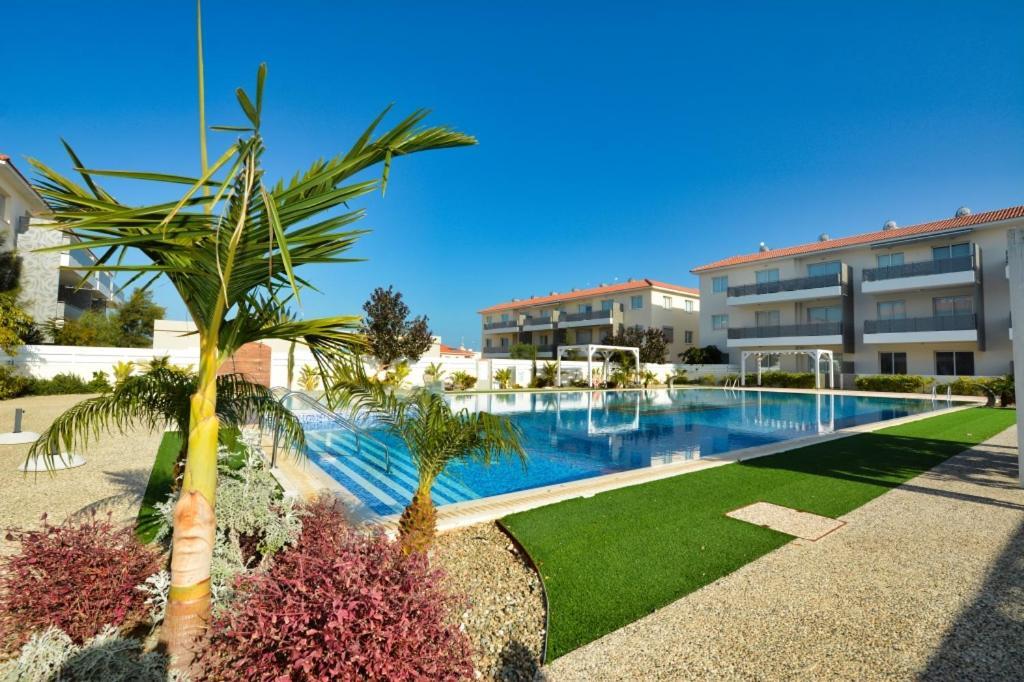 Паралимни: Mythicals Ground floor with garden 2 bed apartment
