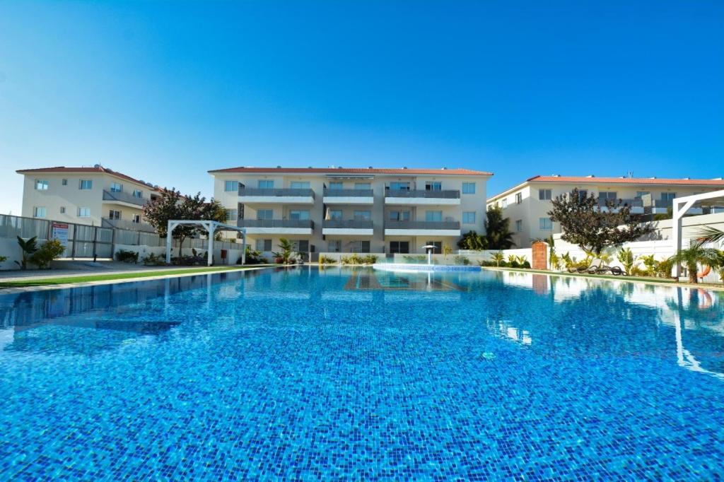 Паралимни: Mythicals Ground floor with garden 2 bed apartment
