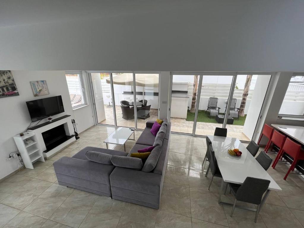 Паралимни: Crystal 12 Kapparis 3Bedroom Villa