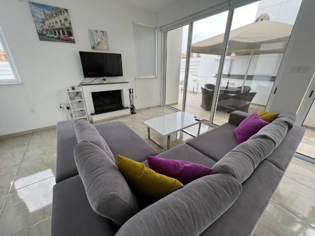 Паралимни: Crystal 12 Kapparis 3Bedroom Villa