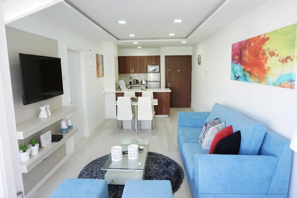 Ларнака: Lazuli Beach & Pool Apartment 501