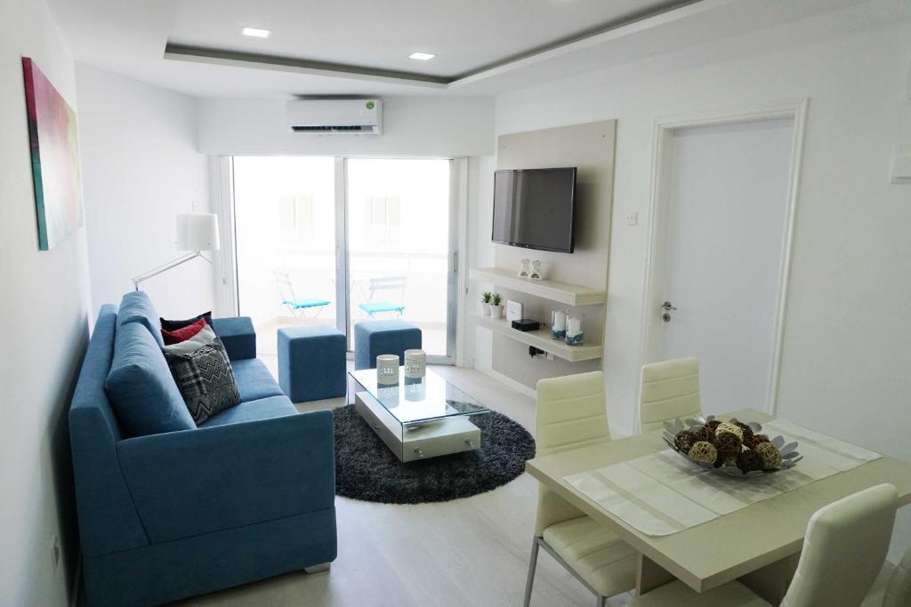 Ларнака: Lazuli Beach & Pool Apartment 501