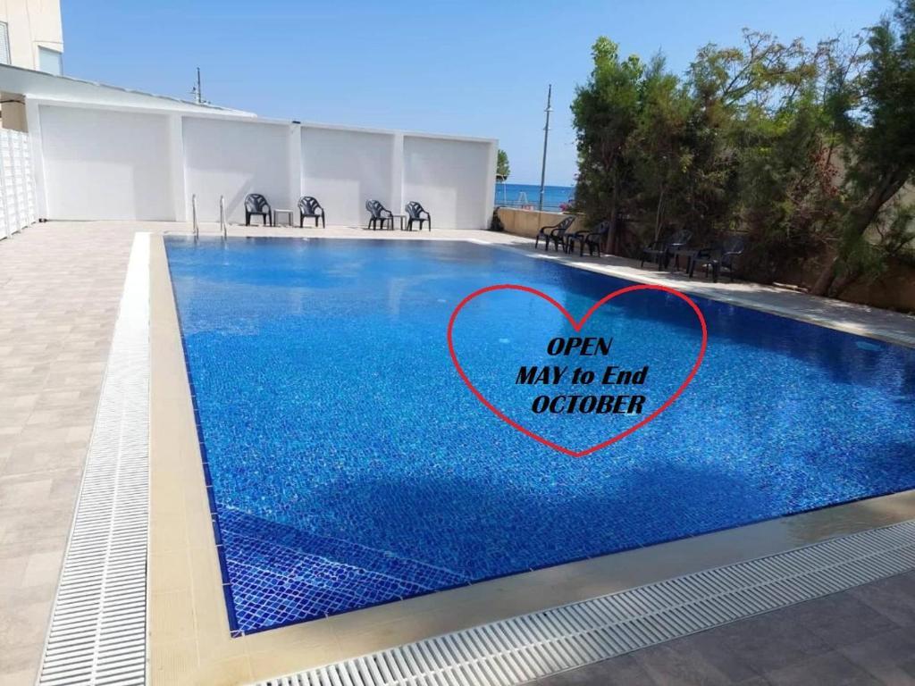 Ларнака: Lazuli Beach & Pool Apartment 501