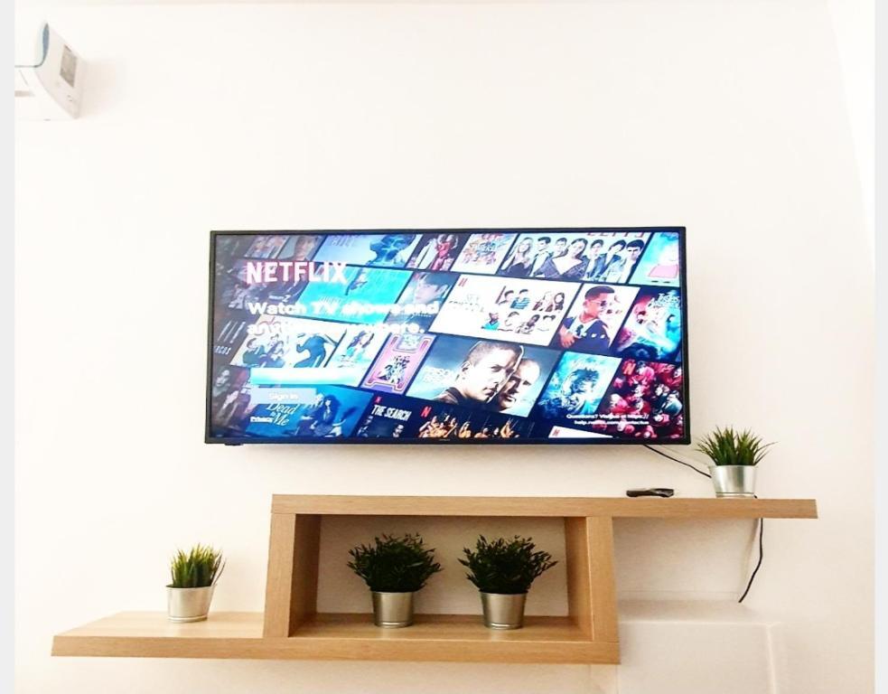 Пафос: Secondhome102