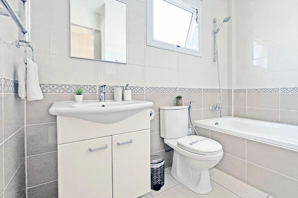 Айя-Напа: Nissini Shell, 3 bedroom villa with private pool at Nissi Beach
