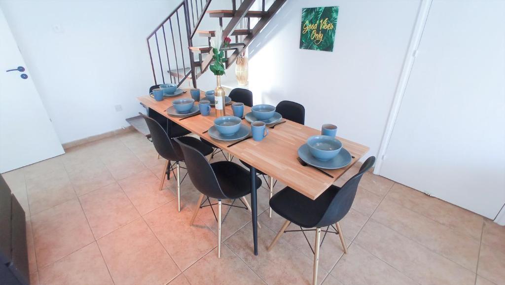 Ларнака: Luxury private rooms -SEA VIEW, NETFLIX, GYM- 5 Min from beach! - private room in shared apartment