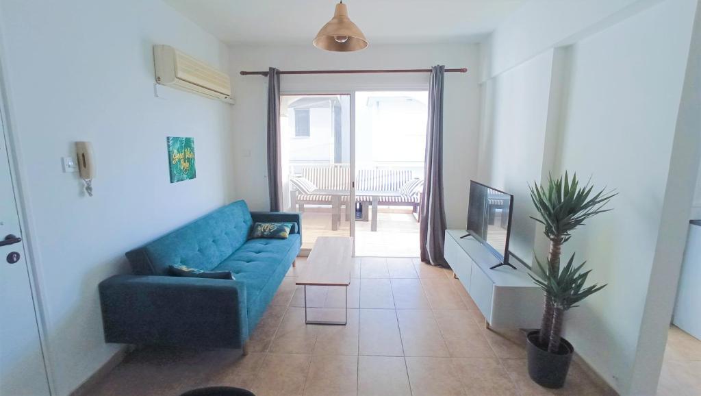 Ларнака: Luxury private rooms -SEA VIEW, NETFLIX, GYM- 5 Min from beach! - private room in shared apartment