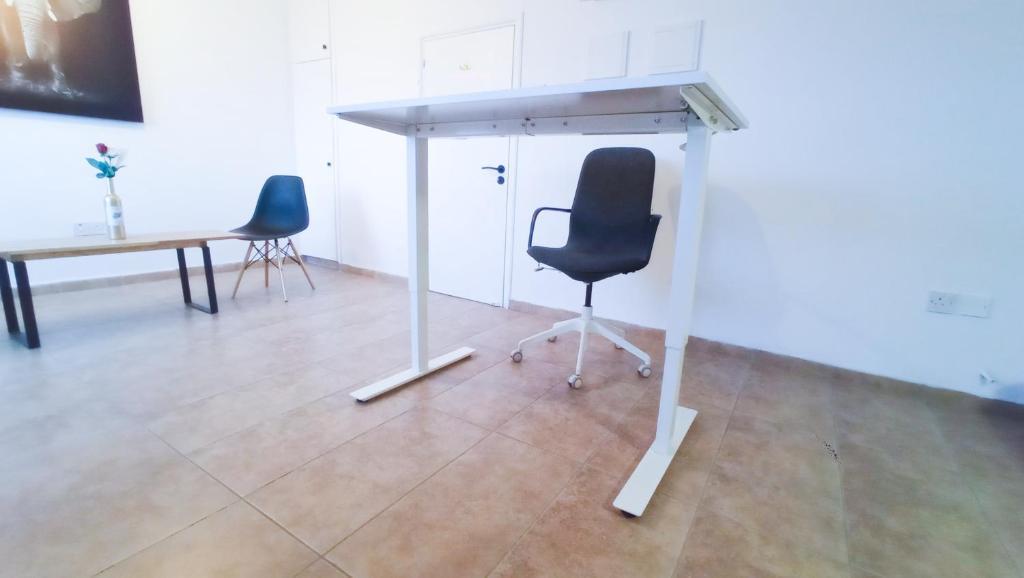 Ларнака: Luxury Maisonette Apartment -SEA VIEW, NETFLIX, GYM- 5 Min from Beach