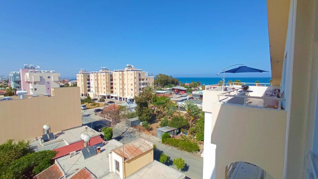 Ларнака: Luxury Maisonette Apartment -SEA VIEW, NETFLIX, GYM- 5 Min from Beach
