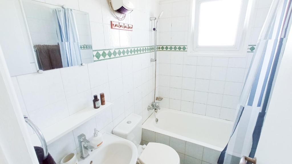 Ларнака: Luxury Maisonette Apartment -SEA VIEW, NETFLIX, GYM- 5 Min from Beach