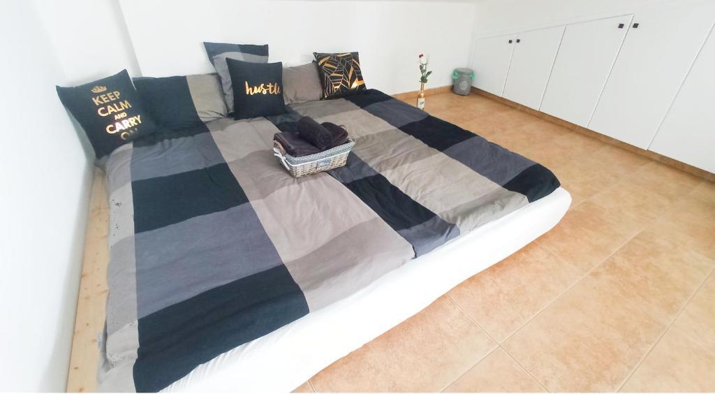 Ларнака: Luxury Maisonette Apartment -SEA VIEW, NETFLIX, GYM- 5 Min from Beach