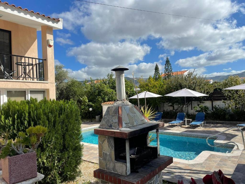 Пейя: Villa Ocean Stones 1Km From Main Coral Bay Beach