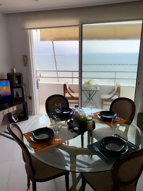 Larnaca Room, 50m to the Finikoudes beach — фото 4