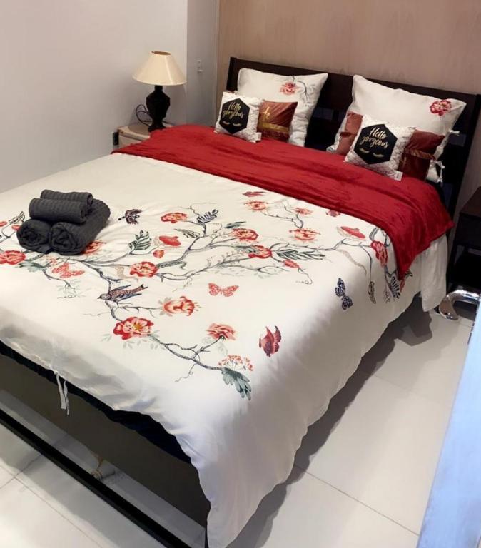 Ларнака: Larnaca Room, 50m to the Finikoudes beach