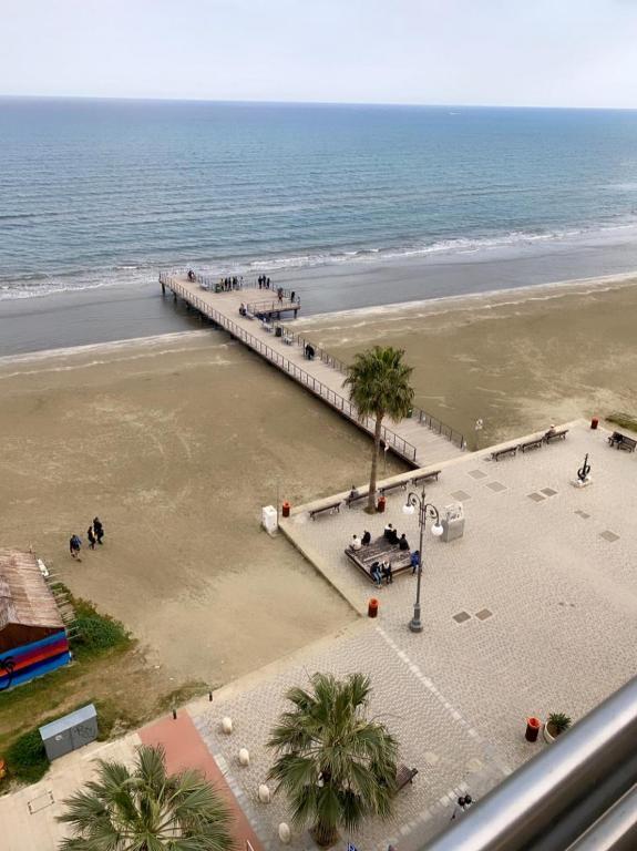 Ларнака: Larnaca Room, 50m to the Finikoudes beach