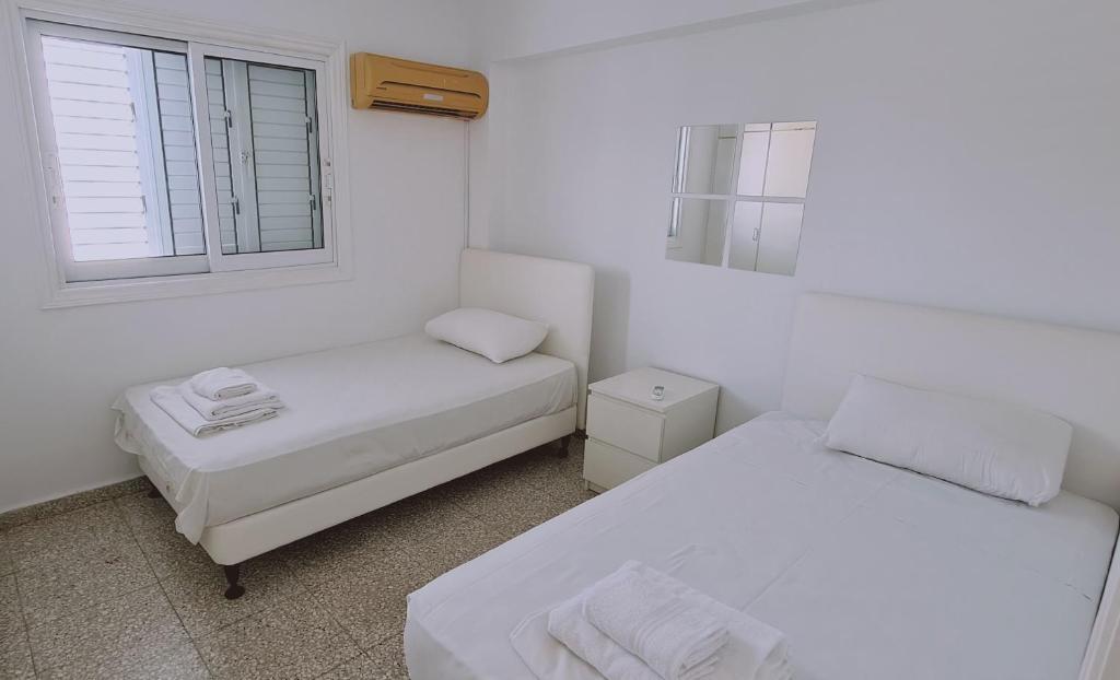 Паралимни: Stay Frederick 2 Br Penthouse