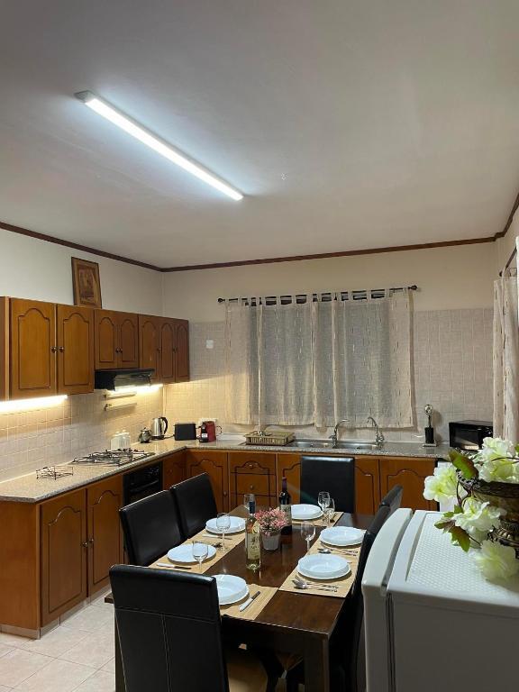 Пейя: MariArodes House