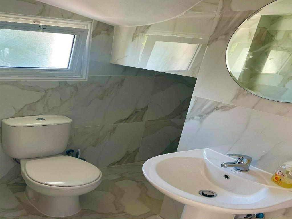 Пейя: Villa Coralia Gardens 1km From Coral Bay Beach