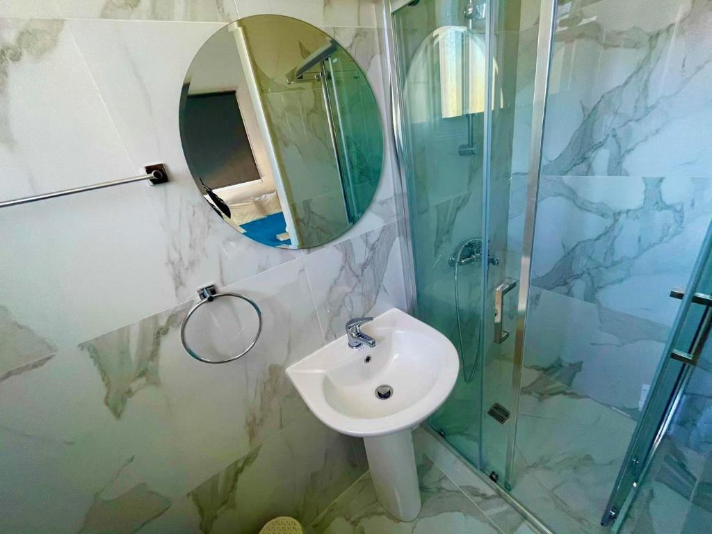 Пейя: Villa Coralia Gardens 1km From Coral Bay Beach