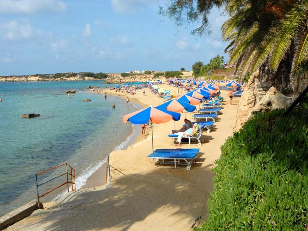 Пейя: Villa Coralia Gardens 1km From Coral Bay Beach