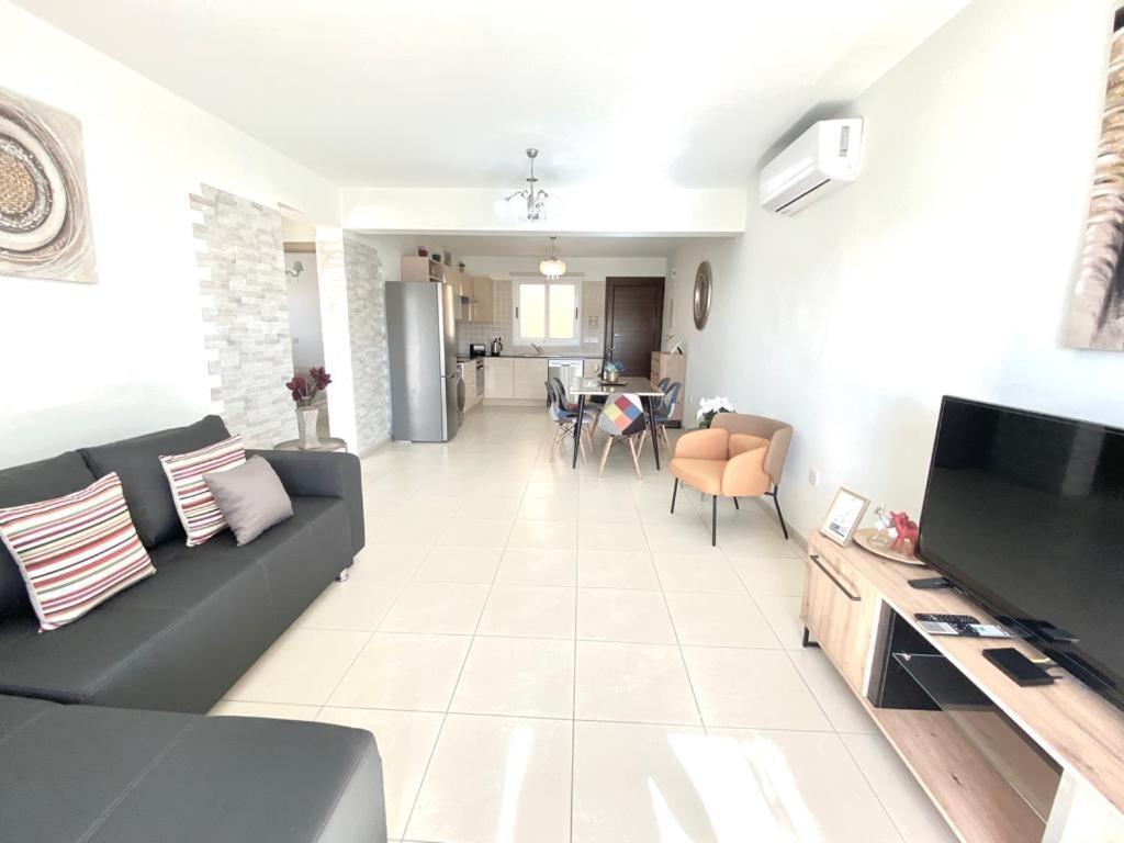 Nissi 3 View Holiday 2 Bedroom Apartment — фото 3