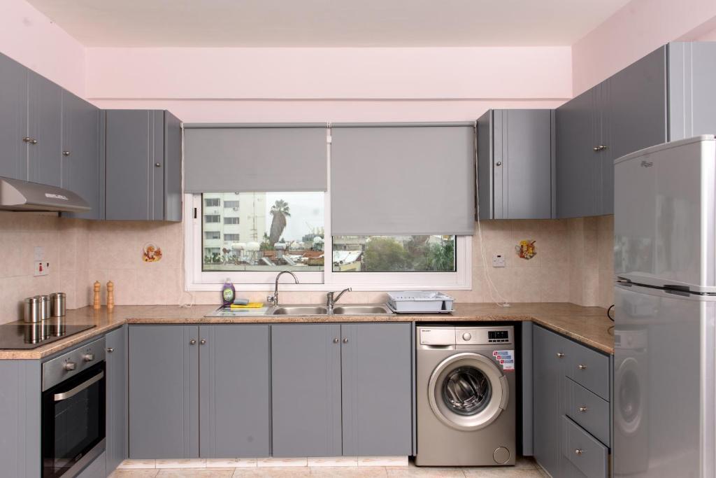 Callisto 3 Bedroom Apartment — фото 4