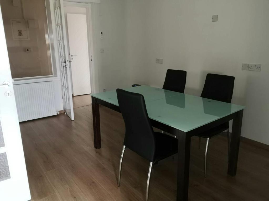 Агиа-Варвара: KALIDONIA RESIDENCE Suite Nicosia , Spacious 2 BR suite with office
