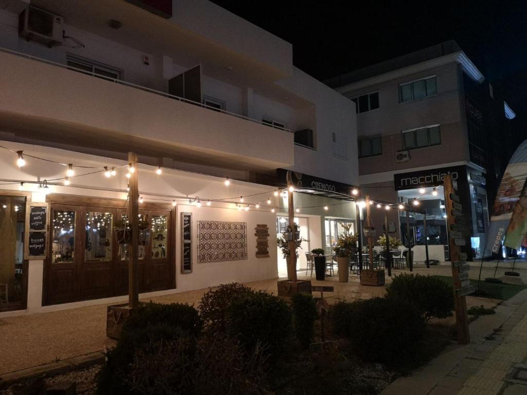 Агиа-Варвара: KALIDONIA RESIDENCE Suite Nicosia , Spacious 2 BR suite with office