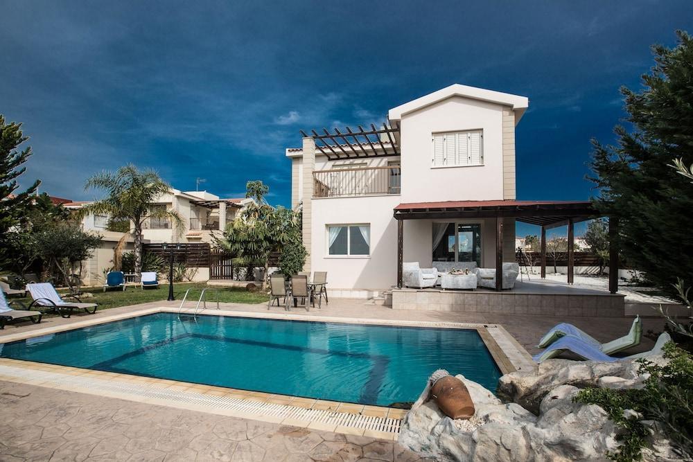 Айя-Напа: Cyprus Villa Sunny 6 Gold