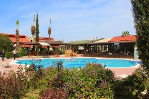 Алсанджак: Flippers Guest Bungalows
