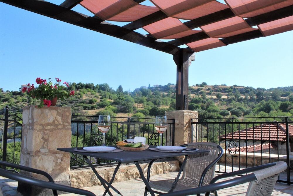 Стени: Gaia Residence in Polis Chrysochous Paphos