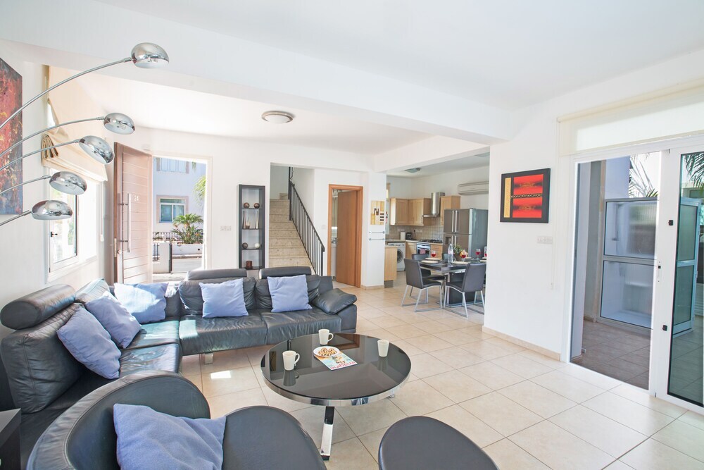 Айя-Напа: "3 Bedroom Villa With Private Pool in Protaras Center"