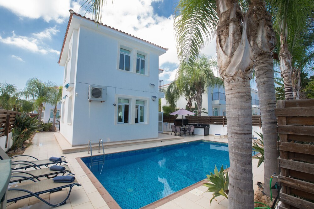 Айя-Напа: "3 Bedroom Villa With Private Pool in Protaras Center"
