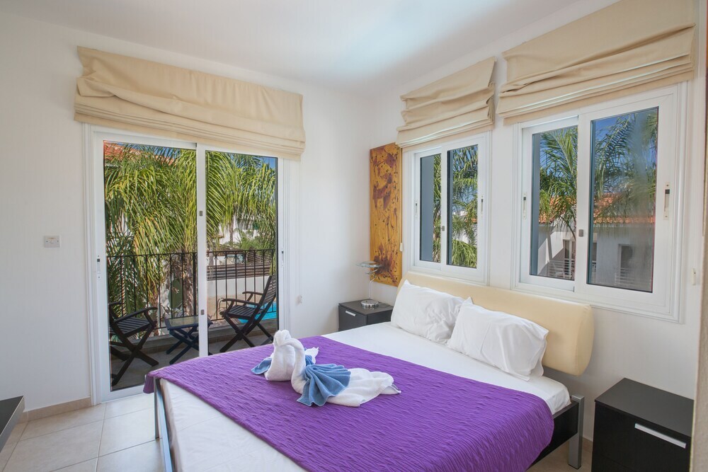 Айя-Напа: "3 Bedroom Villa With Private Pool in Protaras Center"