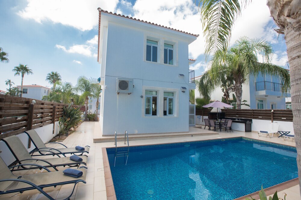 Айя-Напа: "3 Bedroom Villa With Private Pool in Protaras Center"