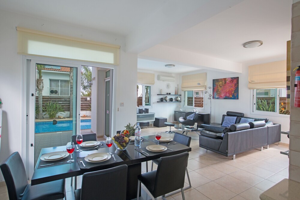 Айя-Напа: "3 Bedroom Villa With Private Pool in Protaras Center"