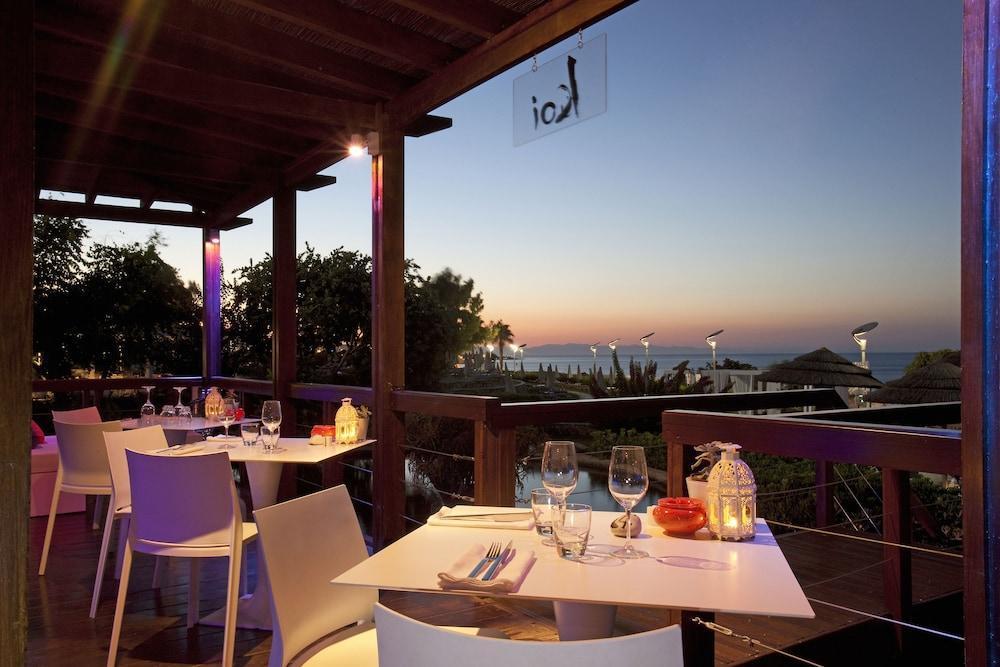Какопетрия: Capo Bay Hotel