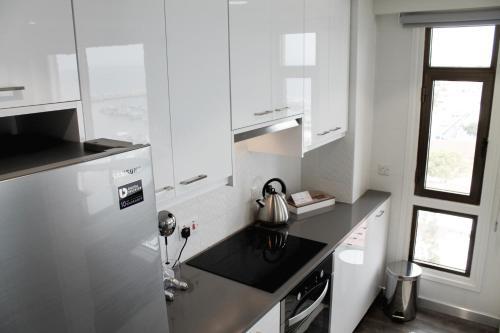 Ларнака: Lazuli Beachfront Apartment 254