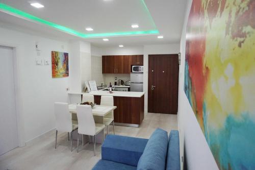 Ларнака: Lazuli Beach Apartment 501