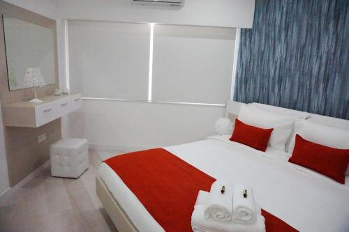 Ларнака: Lazuli Beach Apartment 501