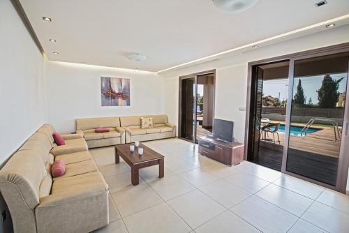 Picture This, Enjoying Your Holiday in a Luxury 5 Star Villa in Ayia Napa, for Less Than a Hotel, Ayia Napa Villa 1297 — фото 2