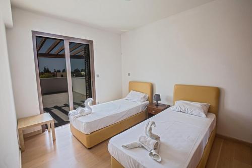 Айя-Напа: Picture This, Enjoying Your Holiday in a Luxury 5 Star Villa in Ayia Napa, for Less Than a Hotel, Ayia Napa Villa 1297
